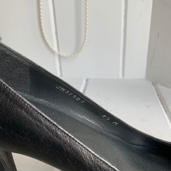 Stuart Weitzman dark grey silver pumps size 8.5 - Picture 3 of 4